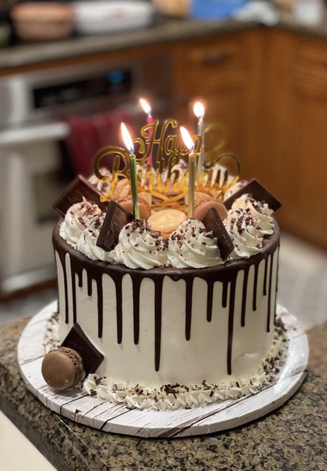 Birthday Cake 23 Years Old Man, Birthday Cake For 22 Year Old Guy, 22 Year Old Birthday Cake Guy, Mens 80th Birthday Cake, Cake Design For Husband Birthday, Cake Designs For Brother, Cake Birthday Aesthetic Boy, Birthday Cake Brother, Classy Chocolate Cake