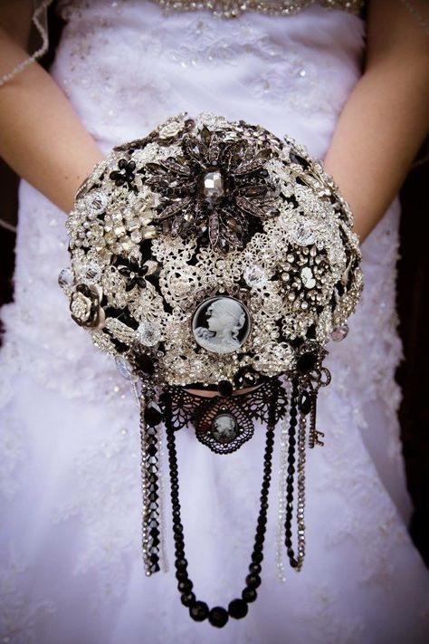 Black Brooch Bouquet, Broch Bouquet, Travis Wedding, 2026 Wedding, Brooch Bouquet Diy, Diy Brooch, Black Bouquet, Bridal Brooch Bouquet, Bridal Bouquet Fall