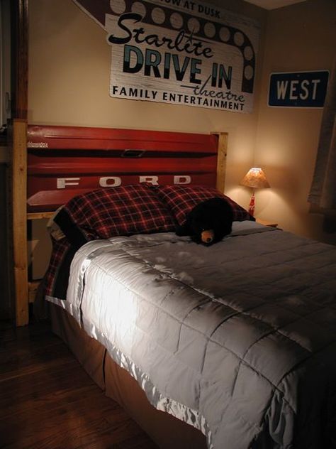 Tailgate Headboard Diy, Ford Bedroom Ideas, Ford Bench, Tailgate Headboard, Transportation Room, Son Bedroom, Car Bedroom, Boy Bedroom, Big Boy Room