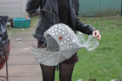 Evil Mermaid Costume, Angler Fish Costume, Paper Mache Fish, Fish Costumes, Evil Mermaid, Anchor Painting, Angle Fish, Ideas Disfraz, Summer Display