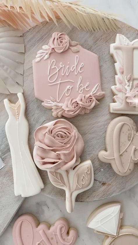 Petals And Prosecco Theme Cookies, Simple Bridal Shower Cookies, Bridal Shower Cookies Pink, Pink Bridal Shower Cookies, Bridal Shower Cookies Ideas, Floral Bridal Shower Cookies, Bridal Shower Cookies Decorated, Bride Cookies, Pearl Bridal Shower