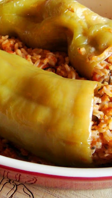 Stuffed Italian Style Cubanelle Peppers - AOL Cubanelle Pepper, Latin Dishes, Stuffed Vegetables, Csa Box, Italian Appetizers, Stuffed Banana Peppers, Prep Kitchen, Peppers Recipes, Ground Meat