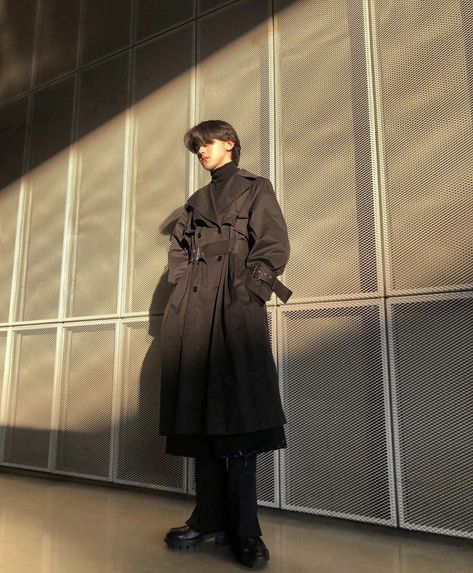 Korean Street Fashion Men, Long Coat Outfit, Studio Photography Fashion, Mens Photoshoot Poses, Concept Clothing, Men Stylish Dress, Classy Aesthetic, Elegant Man, Mens Fashion Casual Outfits