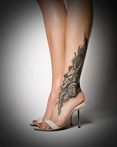 Ankle scar coverup Smallish Tattoos, Klimt Tattoo, Calf Tattoos For Women, Tato Paha, Best Leg Tattoos, Lower Leg Tattoos, Ankle Tattoo Designs, Petit Tattoo, Ankle Tattoos For Women