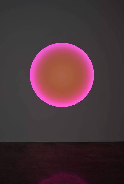 Projector Photography, Glass Circle, James Turrell, Sensory Art, Art Appliqué, Aura Colors, Light And Space, Sculpture Installation, Light Installation