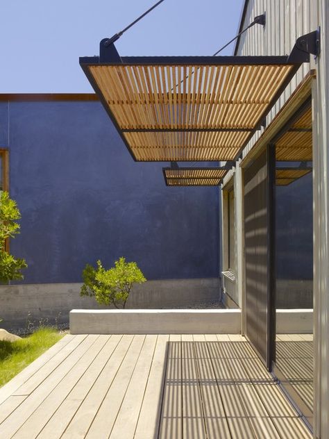 Take a Moment to Enjoy ArchDaily's 12 Most Popular Outdoor Spaces on Pinterest | ArchDaily Modern Pergola Designs, Timber Screens, Building A Pergola, Modern Pergola, Pergola Attached To House, Pergola Design, Backyard Pergola, Patio Roof, House With Porch