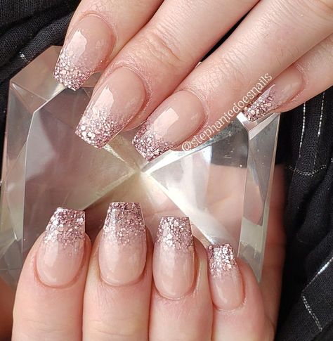 Rose Gold glitter Grey And Rose Gold Nail Designs, Rose Gold Medium Nails, Champagne Rose Nails, Glittery Rose Gold Nails, Rose Gold Powder Dip Nails, Rose Gold Bridesmaid Nails, Nails To Match Rose Gold Dress, Rose Gold Nails Acrylic Short, Rose Gold Bridal Nails