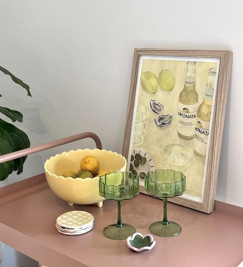 Bar cart inspo 💚 College Bar Cart Ideas, Fun Bar Cart, Mini Cocktail Bar Ideas, Bar Cart Styling Without Alcohol, Bar Cart Ikea, College Bar Cart, Thanksgiving Bar Cart, Bar Cart Area, Cute Bar Cart