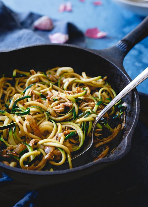 Chinese Chicken Zoodles Chicken Zoodles, Chicken Zoodle, Zucchini Zoodles, Zoodles Recipe, Tartiflette Recipe, Recipes With Chicken, Chinese Vegetables, Zoodle Recipes, Shredded Chicken Recipes