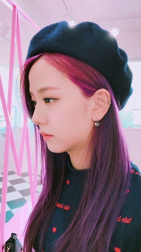 Rosé Piercing Blackpink, Kpop Piercings, Piercings Female, Rose Piercing, Rosé Piercing, Just Pictures, Blackpink In Your Area, Rosé Jisoo