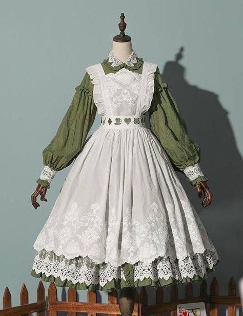 Fantasy Clothing Design, Male Fantasy Clothing, Victorian Era Dresses, 1890s Fashion, Dress Apron, 1800s Fashion, Op Dress, Classic Lolita, Old Fashion Dresses