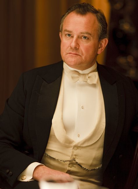 Lord Grantham | Downton Abbey Mens 1920s Fashion, Violet Crawley, Robert Crawley, Downton Abbey Series, Tv Reality, Hugh Bonneville, Dowager Countess, British Tv Series, Downton Abby