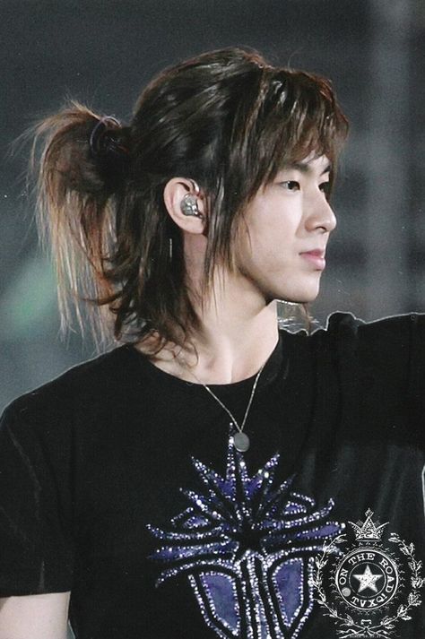 10+ Male K-Pop Idols You Forgot Had Long Hair Kpop Boy Long Hair, Ponytail Hairstyles For Men, Man Ponytail, Long Hair Ponytail, Kpop Hair, Boys Long Hairstyles, Long Black Hair, Ponytail Styles, Asian Hair