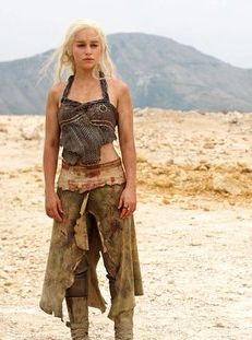 How to Dress Like a Dothraki Woman Daenerys Costume, The Mother Of Dragons, Got Costumes, After Earth, Game Of Thrones Costumes, Gra O Tron, Game Costumes, Mother Of Dragons, Emilia Clarke