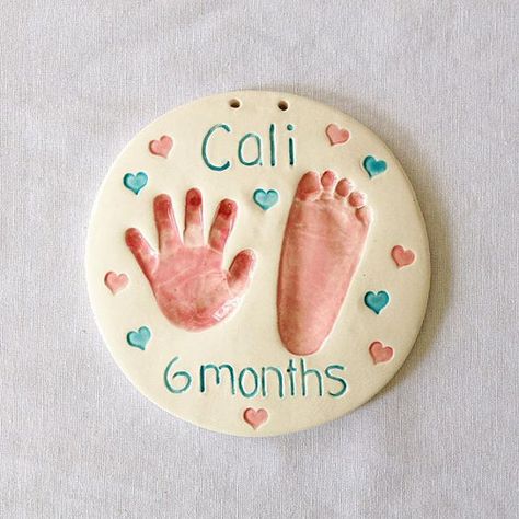 Clay Footprint DIY Baby Keepsake - Kids Art & Craft Baby Clay Footprint Art, Infant Clay Crafts, Infant Keepsake Crafts, Baby Clay Ideas, Clay Footprints, Diy Baby Keepsakes, Diy Clay Handprint, Baby Art Ideas, Baby Keepsake Ideas