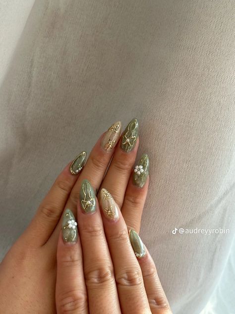 Green Ethereal Nails, Fairycore Almond Nails, Fairycore Nail Art, Nails Acrylic Fairy Core, Fairy Aesthetic Nails Green, Hello Nails, Cute Acrylic Nail Designs, Festival Nails, Acrylic Nail Art