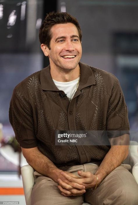 Jake Gyllenhaal 2024 Jake Gyllenhaal 2024, Honey Bun, Jake Gyllenhaal, Snl, Small House, Taylor Swift, Swift, Honey, House Design