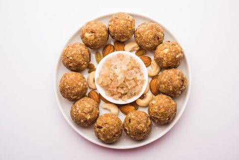 Gond Ke Laddu, Edible Gum, Ladoo Recipe, Dry Coconut, Cardamom Powder, Dry Fruits, Clarified Butter, Whole Wheat Flour, Whole Wheat