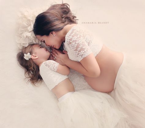 Maternity Daughter Photoshoot, Maternity Photo Shoot Ideas With Daughter, Pregnancy Photoshoot With Daughter, Mommy Daughter Maternity Shoot, Mother Daughter Maternity Shoot, Maternity Photos With Daughter, Mom And Daughter Maternity Shoot, Maternity Photography With Daughter, Maternity Shoot With Daughter