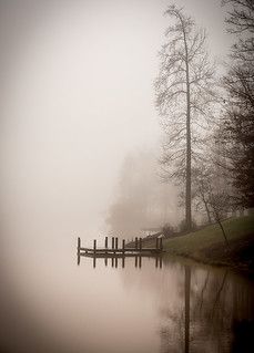 California Winter, Lake Photography, White Lake, Scenery Photography, Country Paintings, Foggy Morning, Sky Landscape, Landscape Poster, Dark Photography