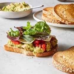 Vegetarian Sandwich Recipes, Avocado Dessert, Avocado Sandwich, Tomatoes Recipe, Vegetarian Sandwich, Toasted Bread, Healthy Sandwiches, White Bean, Sweet Potato Casserole