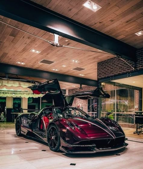 Pagani Hyura, Cars Aesthetic Interior, Luxury Wallpaper Aesthetic, Pagani Wallpapers, Speed Quotes, Electric Cars 2022, Sports Cars Luxury Wallpaper, Inside Car Aesthetic, Hippie Car Accessories