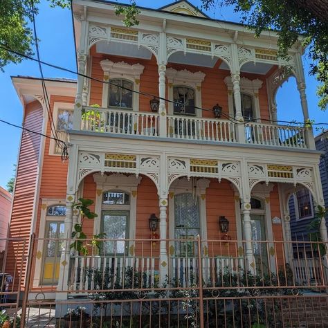 Creole House, Creole Architecture, Architecture Collection, Willow Creek, Bloxburg House, Architecture Old, Happy Colors, Beautiful Architecture, Architecture Building