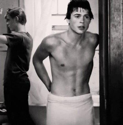 I sort of feel like a dirty old lady pinning this, but I was 9 when The Outsiders came out and seeing 18 year old Rob Lowe in a towel has really never lost its appeal. Young Rob Lowe, Rob Lowe 80s, The Outsiders Sodapop, 80s Men, Bay City Rollers, Rob Lowe, Steven Meisel, W Magazine, Actrices Hollywood