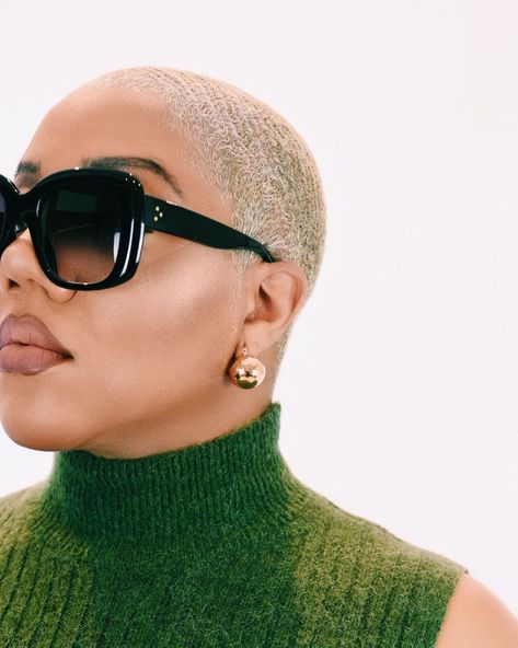 Accessories For Bald Women, Bald Women Fashion Outfits, Bald Black Women, Bald Fashion, Bald Baddie, Bald Women Fashion, Bald Hairstyles For Women, Blonde Twa, Bald Haircut