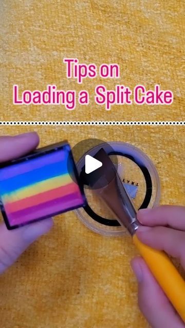 how to load a split cake Sponge Face Painting, Sponge Brush Painting, Sponge Paint Brush, Paint Sponge, Face Painting Tips, Split Cake, Paint Makeup, Face Paint Brushes, Face Painting Tutorials