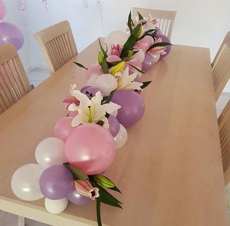 Wedding Diy Centerpieces, Wine Bottle Centerpieces, Ideas Baby Shower, Tafel Decor, Aesthetic Garden, Diy Balloon Decorations, Balloon Arrangements, Halloween Tattoo, Garden Aesthetic