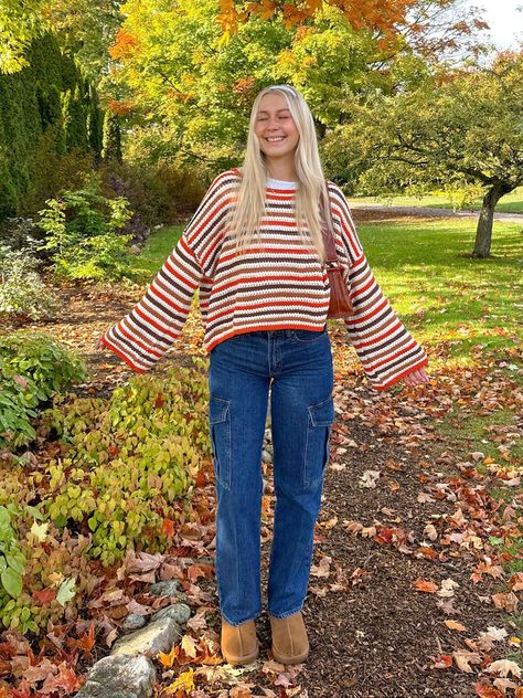 Retro Striped Sweater, Fall Pumpkin Patch Aesthetic, Wide Neck Sweater Outfit, Pumpkin Sweater Outfits, Winter Sweater Crochet, Fall Crochet Clothes Ideas, Crochet Sweater Stripes, Pumpkin Patch Outfit Aesthetic, Cute Fall Fits Aesthetic