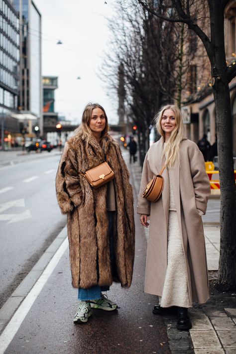 Stockholm Street Style Winter, Stockholm Street Style 2023, Finland Street Style, 2023 Street Style Winter, Denmark Winter Outfits, Scandinavian Street Style Winter, Swedish Winter Outfits, East Coast Winter Outfits, Stockholm Winter Outfit