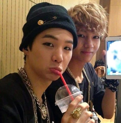 Taegi in their debut time | #taegi #taehyung #tae #v #yoongi #suga #bts Bts Facebook, Bts Predebut, Bts Pics, Bts Group, Bts Yoongi, Fan Fiction, Bts Bangtan Boy, Bts Boys, Foto Bts