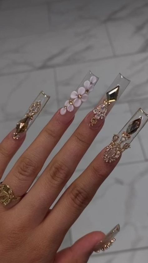 Quince Nails, Quinceanera Nails, Business Nails, Tapered Square Nails, Long Acrylic Nail Designs, Minimal Nails, Coffin Nails Long, Long Square Acrylic Nails, Bling Acrylic Nails