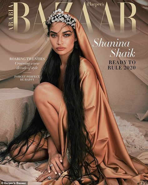 Harpers Bazaar Covers, Magazine Cover Ideas, Bazaar Magazine, Shanina Shaik, Vogue Magazine Covers, Fashion Magazine Cover, Model Pose, Braut Make-up, Fashion Cover