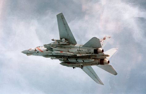 VF-102 Tomcat seen carrying a combat TARPS loadout including ECA and ALQ-167. F-14d Super Tomcat, Tomcat F14, Uss Enterprise Cvn 65, F14 Tomcat, F-14 Tomcat, Navy Aircraft, Private Jets, Military Jets, Jet Plane