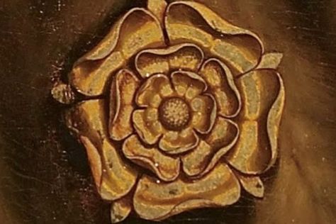 Tudor Rose detail from the portrait of Sir Thomas More by Hans Holbein the Younger Tudor Rose Aesthetic, Tudor Aesthetic, Historic Jewelry, Margaret Tudor, Historical Aesthetic, Tudor England, Tudor Court, Chest Ideas, Hans Holbein The Younger