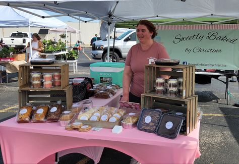 Food Vendor Booth Ideas Bake Sale, Baking Booth Display, Baking Stand Ideas, Baked Goods Vendor Display, Cookie Farmers Market Display, Bakery Stand Farmers Market, Vendor Booth Display Ideas Baked Goods, Baking Vendor Booth Display Ideas, Bake Sale Set Up Ideas