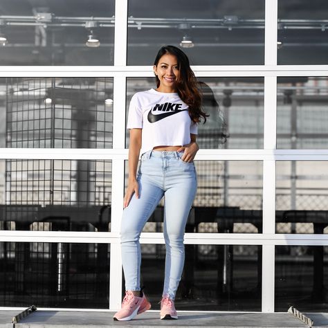 White & denim #Nike #topshopstyle #streetwear Outfits With Nike Air Max 270, Nike 270 Women Outfit, Nike Air Max 270 Outfit Ideas, Air Max 270 Outfit Ideas, Nike 270 Women, Air Max 270 Outfit, Outfit Zapatillas, 270 Outfit, Air Max Outfit