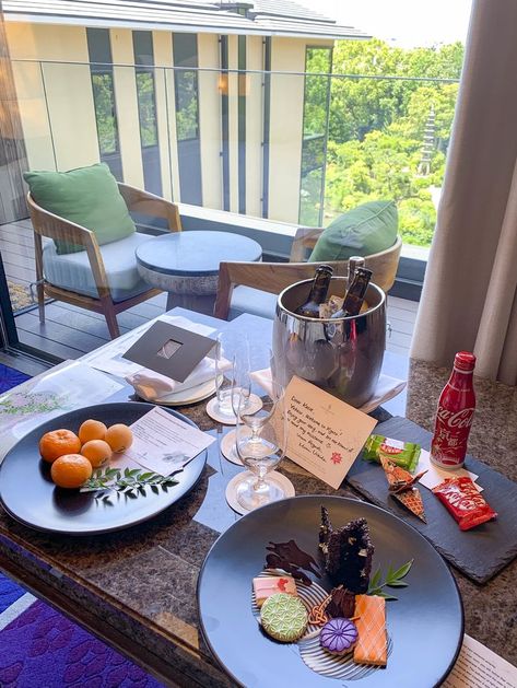 An ice bucket with local beer, Kit Kats, oranges, and gorgeous Japanese cookies as a welcome amenity at Four Seasons Hotel Kyoto. La Jolla Mom Firm Mattress Topper, Japanese Cookies, Japanese Hotel, Las Vegas Airport, Beer Kit, Luxury Family, Hotel Amenities, Local Beer, Las Vegas Hotels