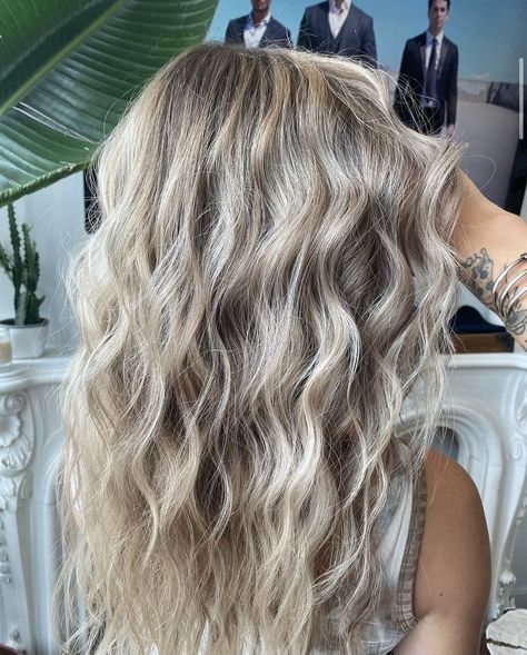 Messy Beachy Waves, Lose Beach Waves Hair, Bridal Beach Waves, Full Blonde Balayage, Beach Wave Hairstyles, Beach Waves Long Hair, Blonde Beach Waves, Digital Lookbook, Full Blonde