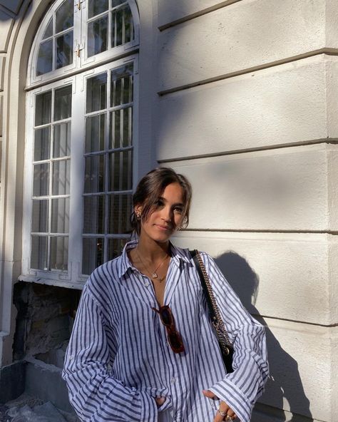 Le Fashion: 25 Striped Shirts to Live In This Spring and Summer — Photo via: @amaliestar One piece that's essential for easy dressing coming spring and summer is a great striped button-down shirt—Just look at Amalie Bianca Bladt's inspiring Instagram look. Another plus is that the style instantly elevates any outfit. Shop my top 25 stripe shirt picks below. Outfits Con Camisa, Elegantes Outfit Damen, Rory Gilmore, Mode Ootd, 가을 패션, Looks Style, Mode Inspiration, Fesyen Wanita, Spring Summer Outfits