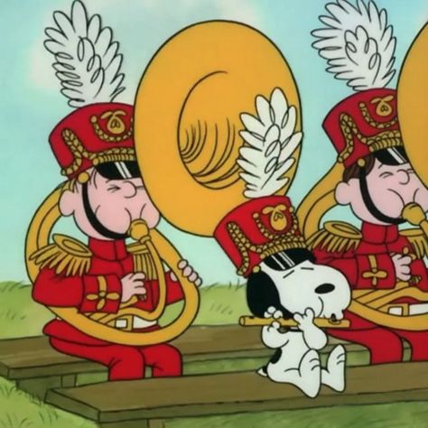 The #superbowl band. Snoopy School, Marching Band Quotes, Pep Band, Flute Playing, Baritone Sax, Drum Major, Peanuts Cartoon, Band Geek, Snoopy Friends