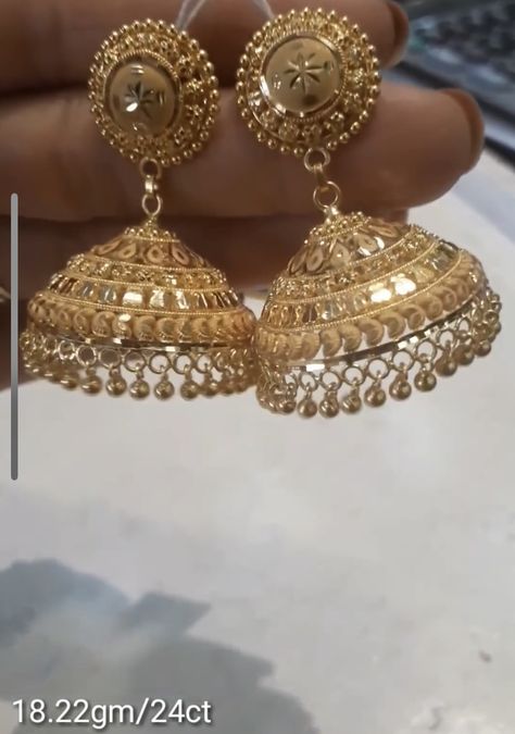 Gold Jhumka Designs Indian Weddings, Jhumka Design, Gold Jhumkas, Wedding Flower Jewelry, Jhumka Designs, Gold Jhumka, Gold Jhumka Earrings, New Gold Jewellery Designs, Gold Earrings Wedding