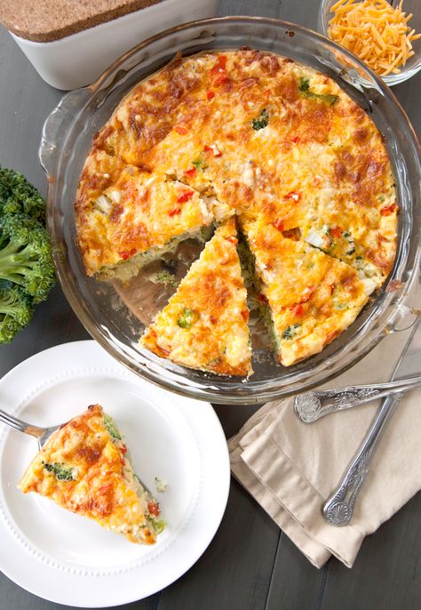 Broccoli Pie Recipe, Broccoli Pie, Pastries Savory, Mac Recipes, Spicy Broccoli, Pan Dishes, Impossible Pie, Onion Pie, Broccoli Cheese Casserole