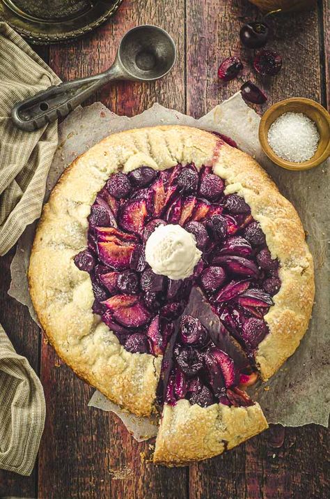 Fruit Galette Recipe, Fruit Galette, Vegan Dessert Recipe, Savory Butternut Squash, Rustic Dessert, Cookies Bars, Dessert Fruit, Stone Fruits, Decadent Chocolate Cake