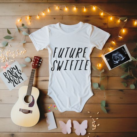 Baby Lemur, Summer Pregnancy Announcement, Digital Baby Announcement, Pregnancy Announcement Template, Fun Baby Announcement, Baby Due Date, Riverside California, Announcement Ideas