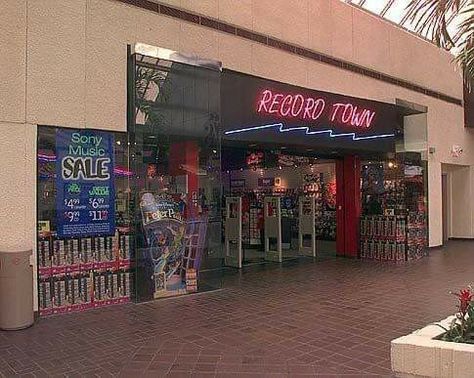 Starcourt Mall, Abandoned Malls, Dead Malls, Vintage Mall, Mall Stores, Liminal Spaces, Going Out Of Business, Shopping Malls, The Plaza