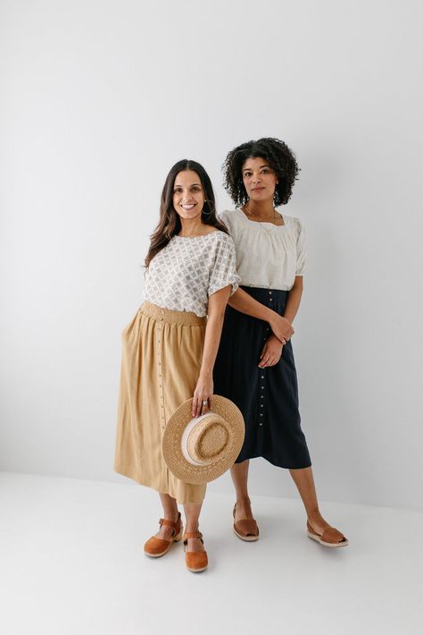 Tan linen pants outfit